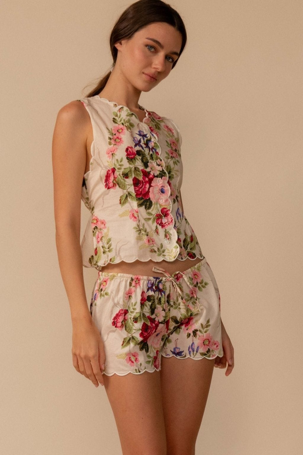 Bouquet Scalloped Low-Rise Drawstring Short