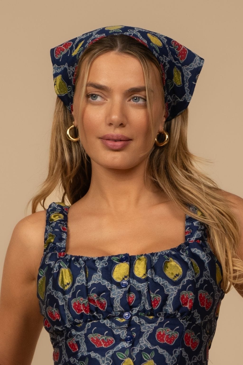 Frutas Jacquard Tie-Up Scarf