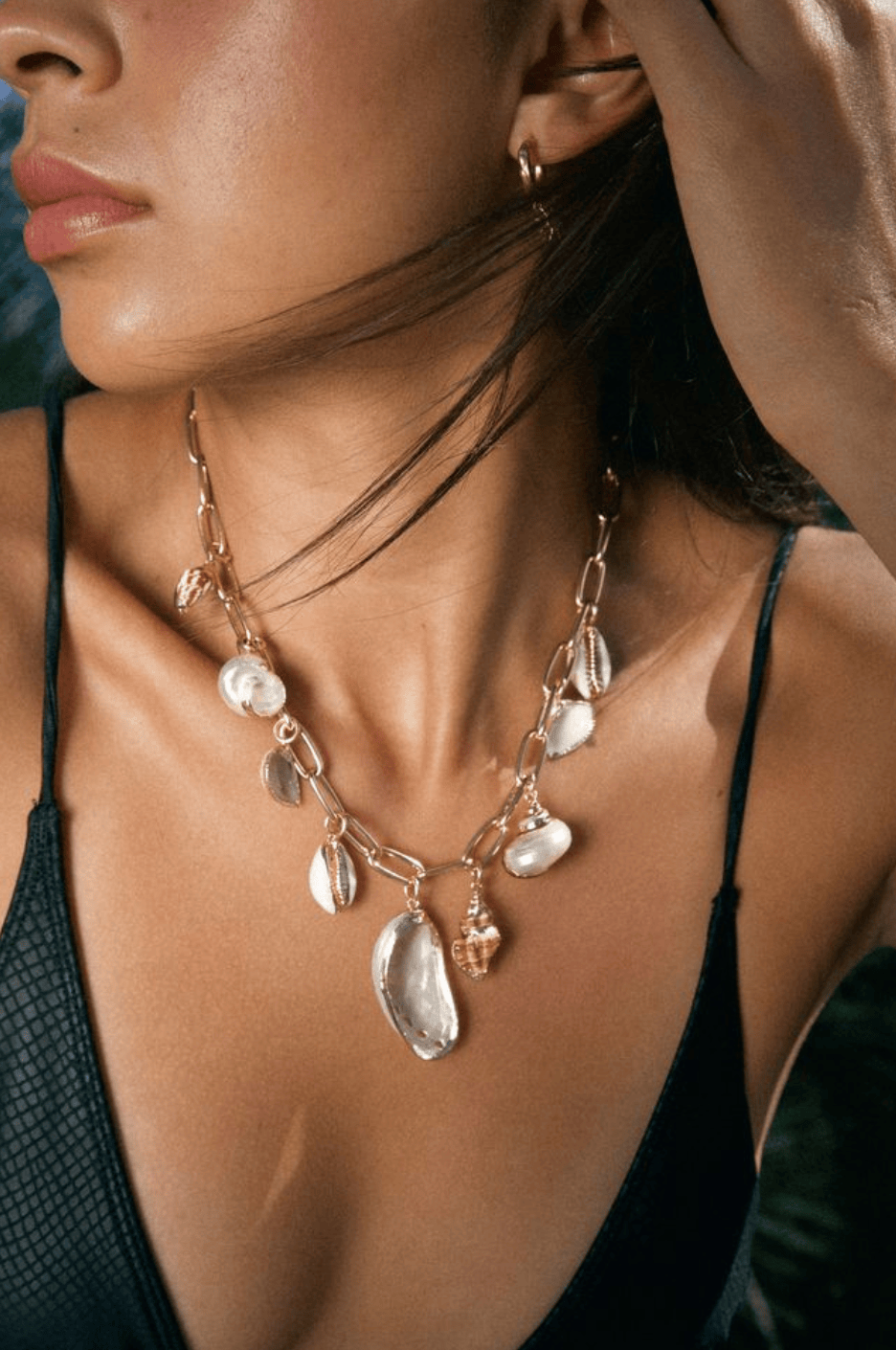 Aphrodite Shell Charm Necklace .:. Gold
