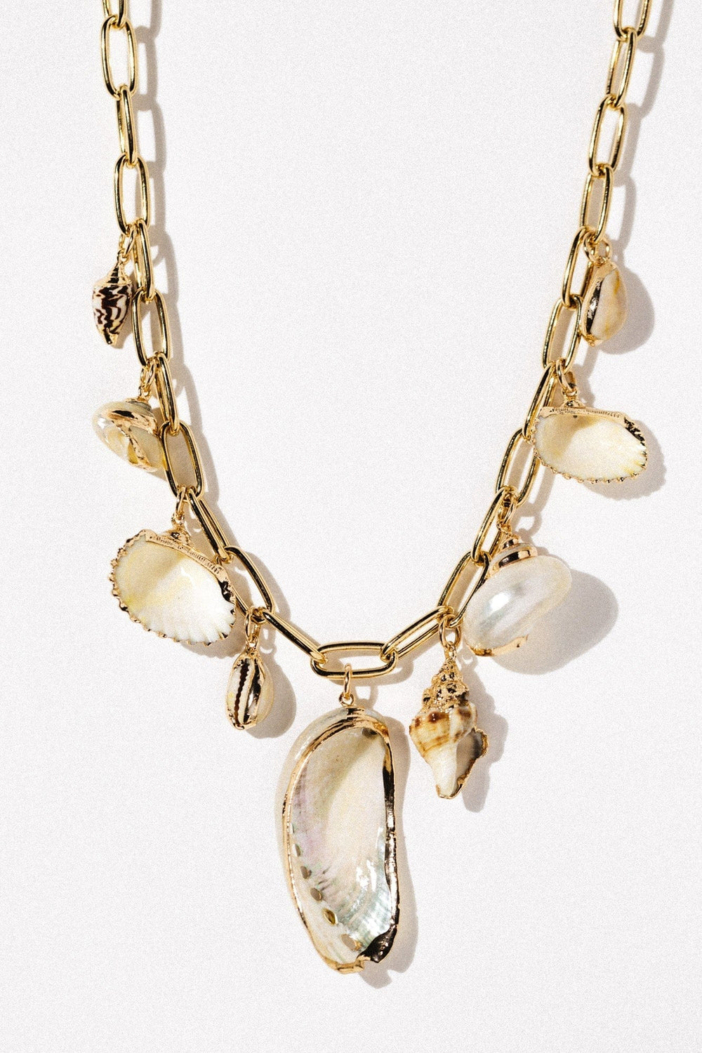 Aphrodite Shell Charm Necklace .:. Gold