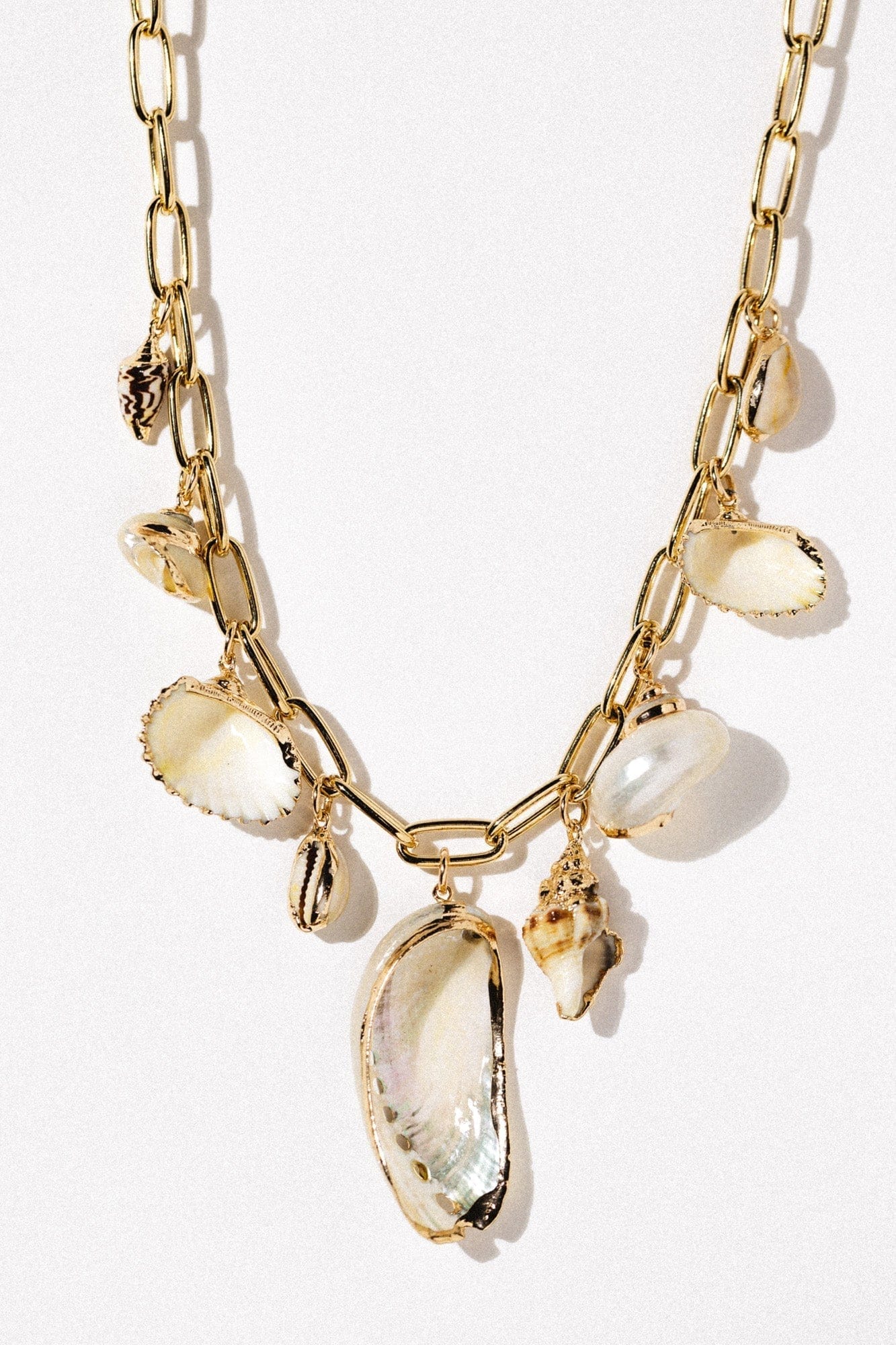 Aphrodite Shell Charm Necklace .:. Gold