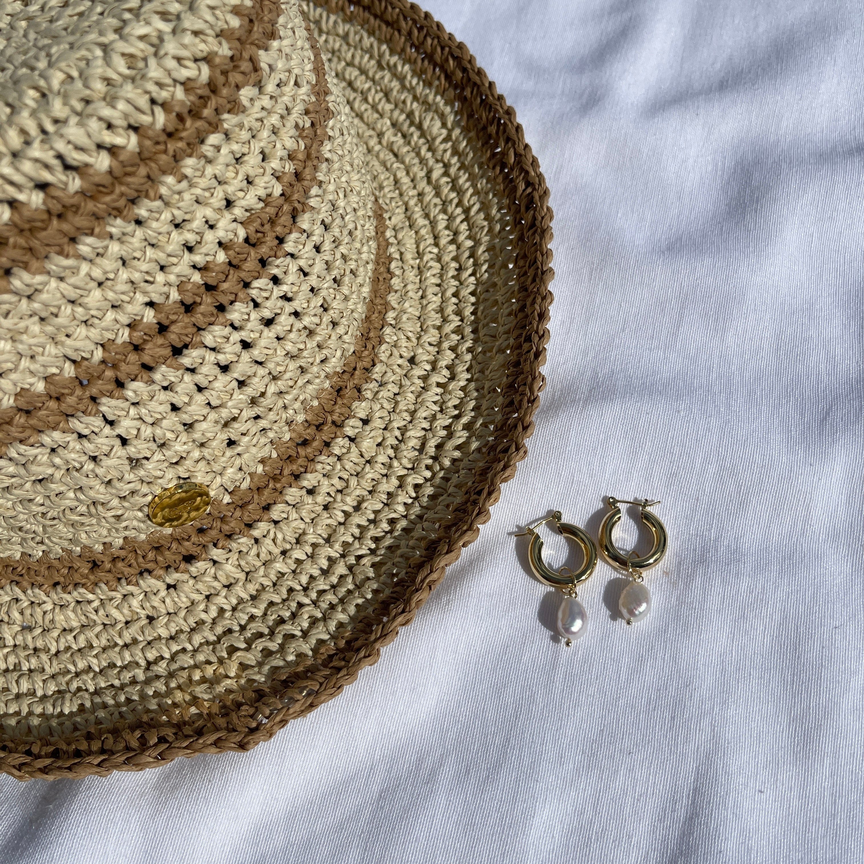 Sal Crochet Bucket Hat (Natural Striped)
